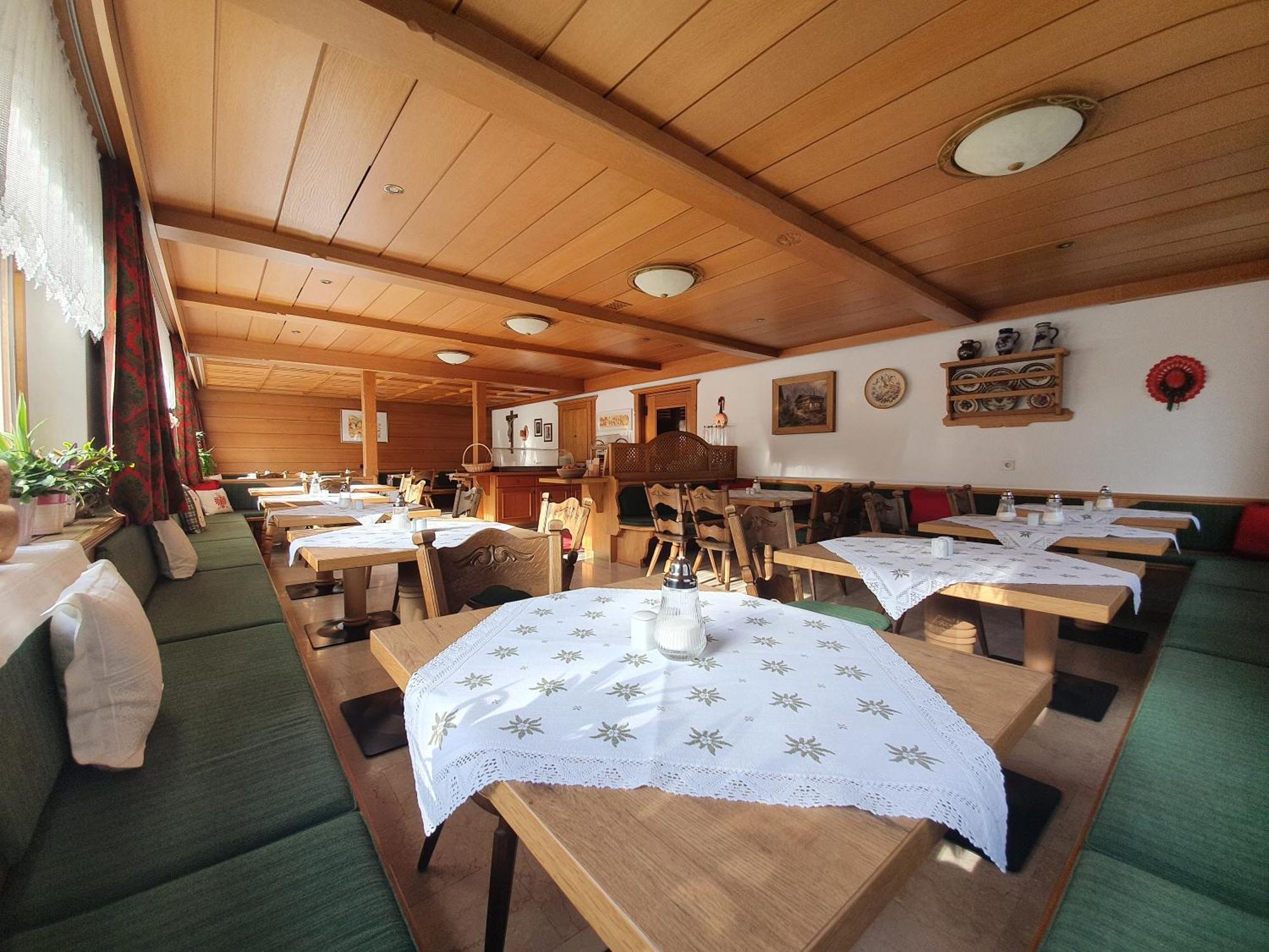 Hotel Haus Monika Und Haus Claudia Mayrhofen Exterior foto